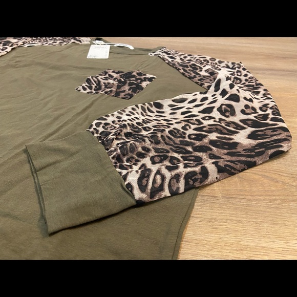Long sleeve army green shirt - Picture 3 of 5